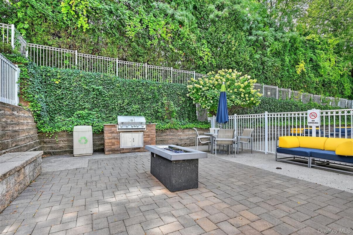 Exterior, Outdoor Kitchen