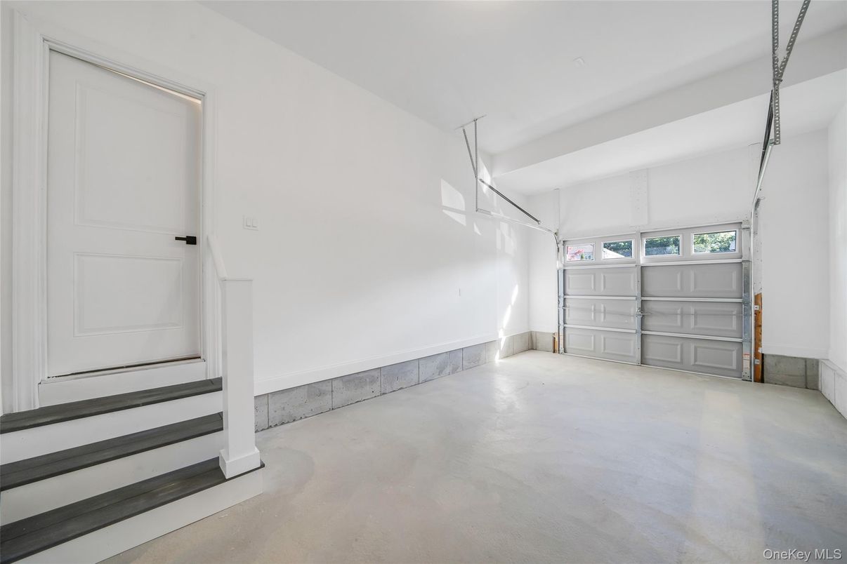 Garage, Interior