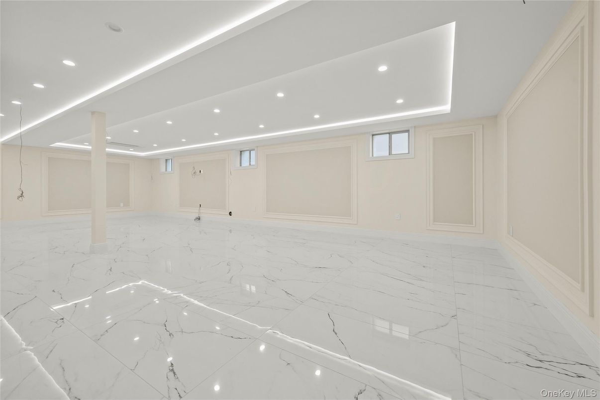 Empty room, Interior, Marble, Recessed Lighting