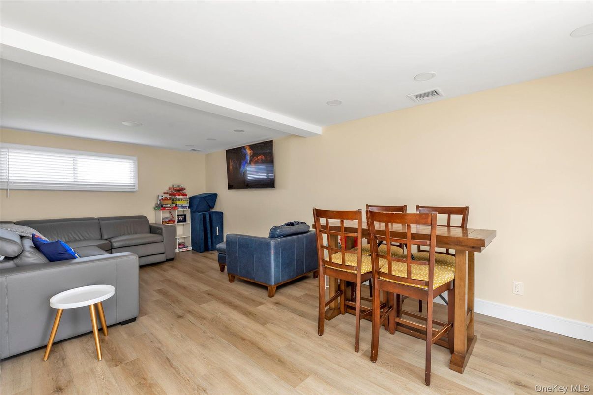Dining room, Interior, Living room, Recessed Lighting, Wood Texture Flooring