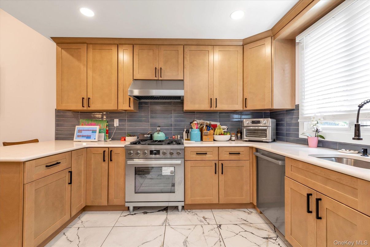 Interior, Kitchen, Marble, Recessed Lighting, Stainless Steel Appliances