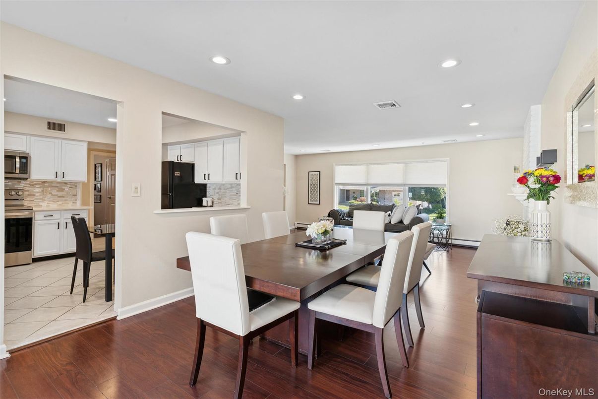Dining room, Interior, Kitchen, Recessed Lighting, Wood Texture Flooring