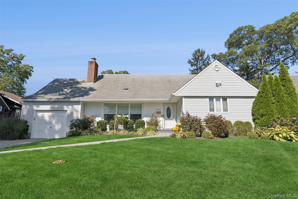 Attached, Backyard, Exterior, Facade, Ranch