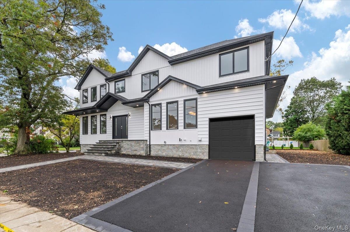 Attached, Exterior, Facade, Farmhouse