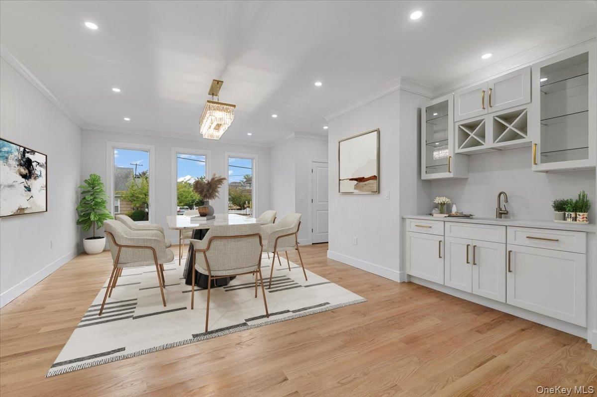 Chandelier, Dining room, Interior, Recessed Lighting, Wood Texture Flooring