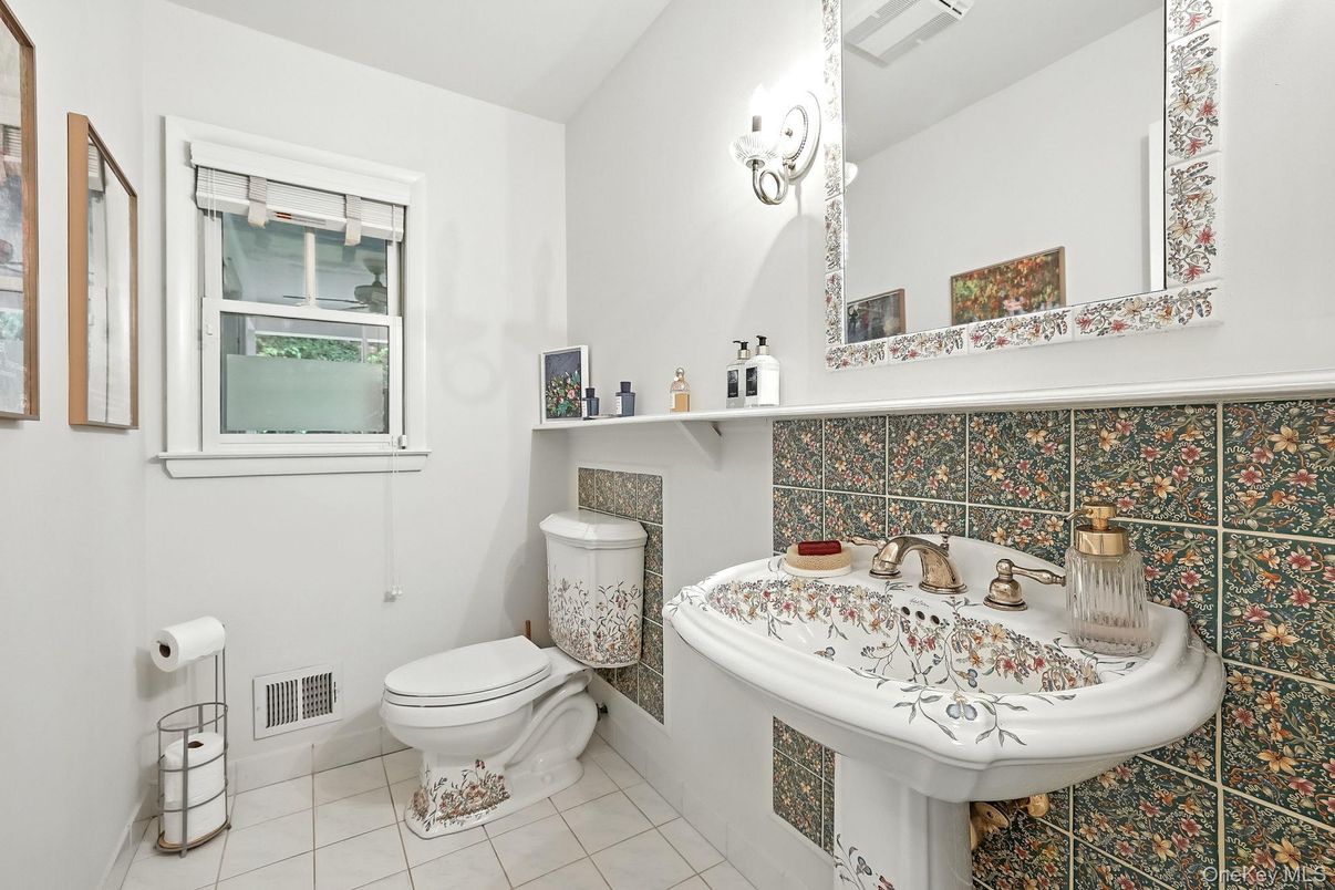 Bathroom, Interior