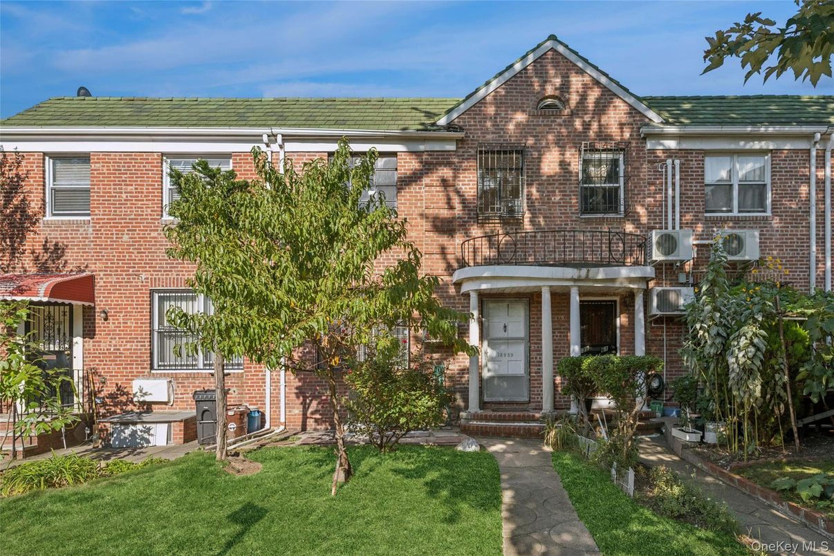 Exterior, Facade, Brick Facade, Brick Traditional