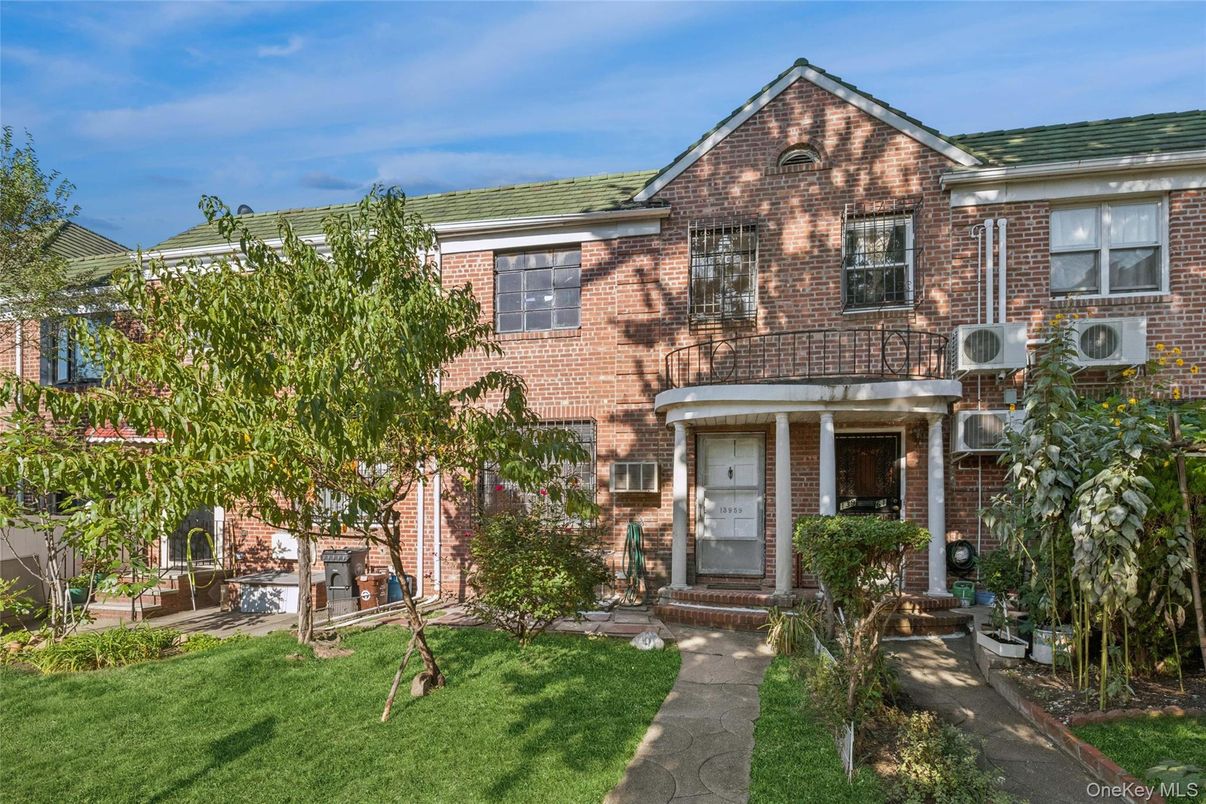 Exterior, Facade, Brick Facade, Brick Traditional