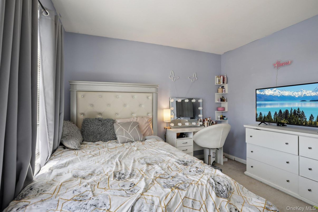 Bedroom, Interior, Water