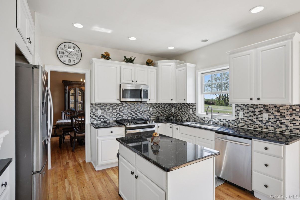 Dining room, Interior, Kitchen, Recessed Lighting, Wood Texture Flooring