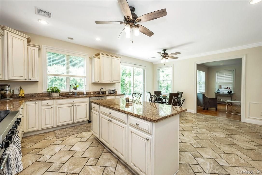 Dining room, Interior, Kitchen, Recessed Lighting