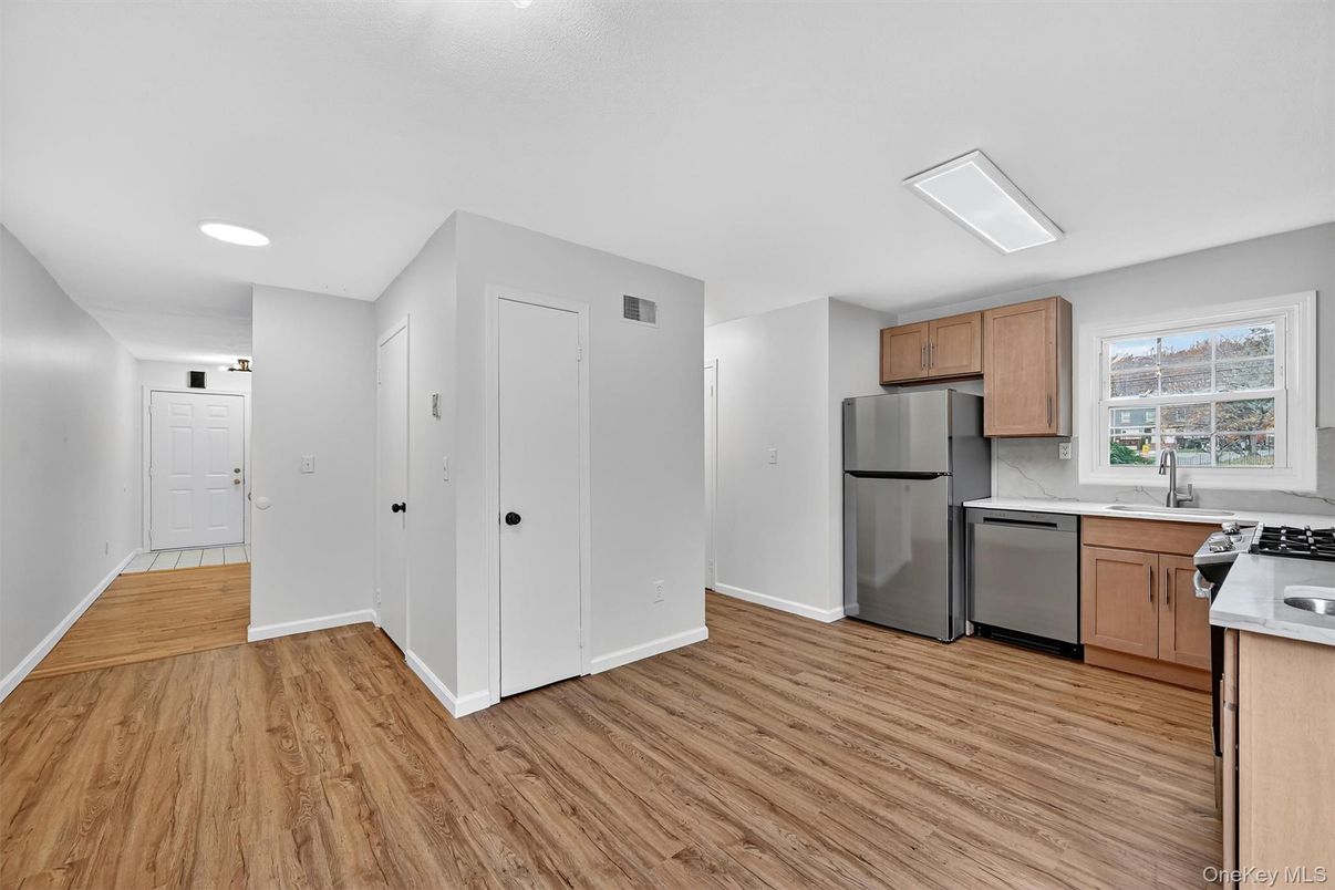 Interior, Kitchen, Recessed Lighting, Wood Texture Flooring