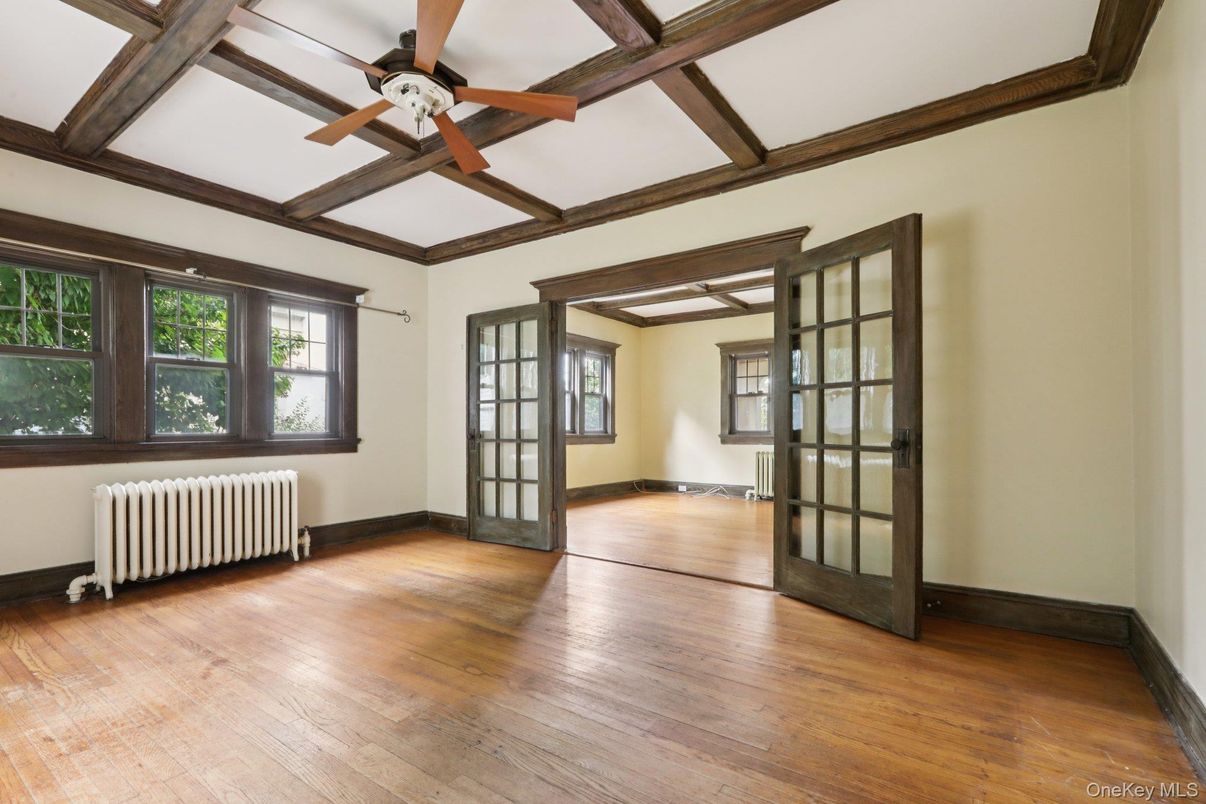 Empty room, Interior, Wooden Beams, Wood Texture Flooring