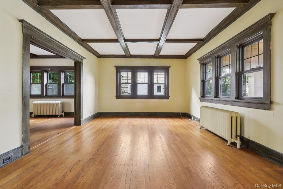 Empty room, Interior, Wooden Beams, Wood Texture Flooring