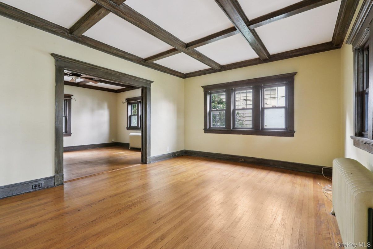 Empty room, Interior, Wooden Beams, Wood Texture Flooring