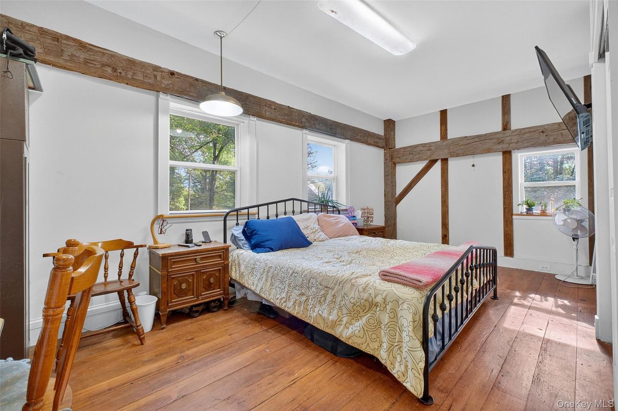 Bedroom, Interior, Pendant Lights, Wood Texture Flooring