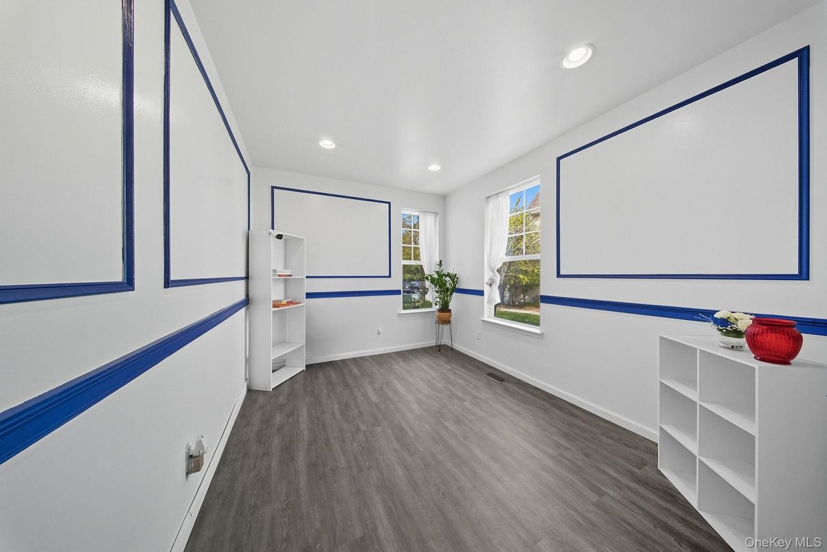 Interior, Projection Screen, Recessed Lighting, Wood Texture Flooring