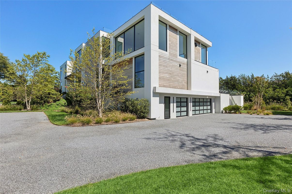 Attached, Exterior, Facade, Modern