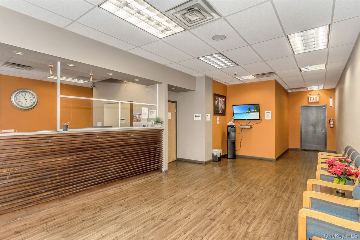 Elevator, Interior, Recessed Lighting, Wood Texture Flooring