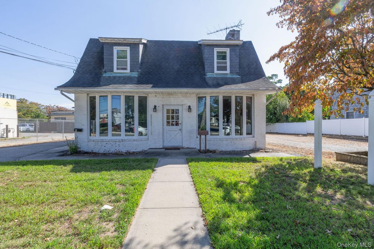Exterior, Facade, Cape Cod