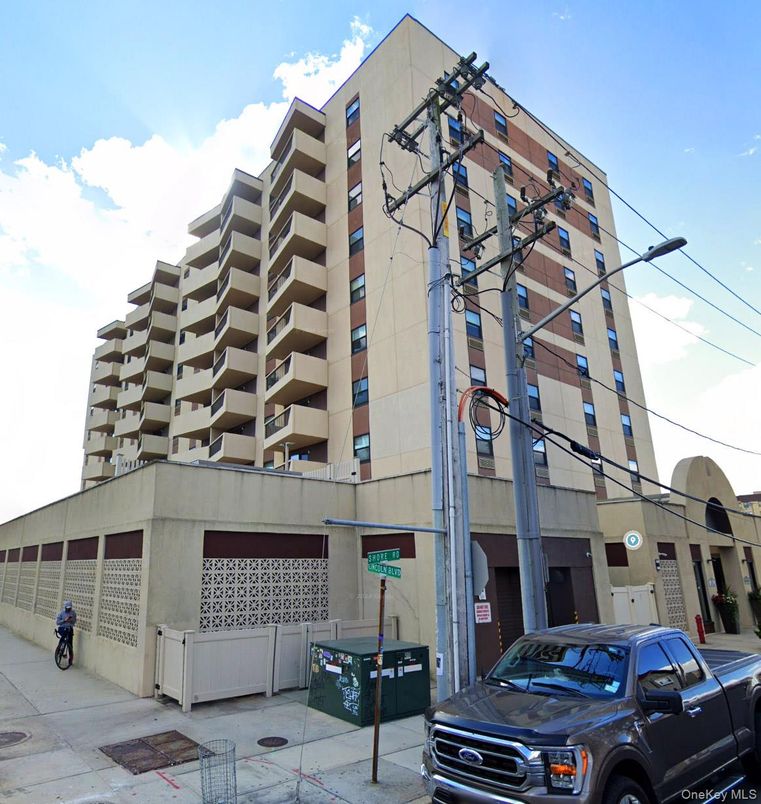 Exterior, Facade, Condo Building
