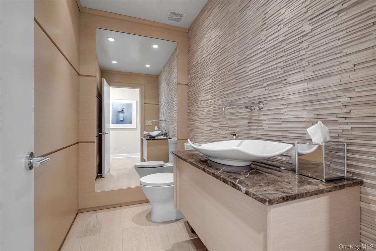 Bathroom, Interior, Recessed Lighting, Wood Texture Flooring