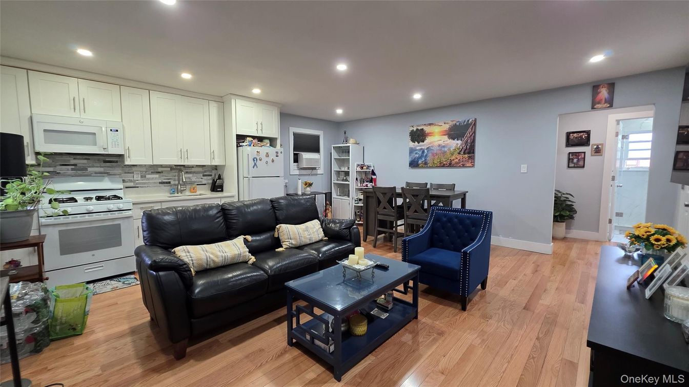 Dining room, Interior, Kitchen, Living room, Recessed Lighting, Wood Texture Flooring