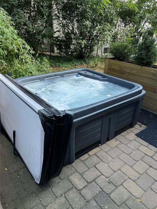 Exterior, Hot Tub