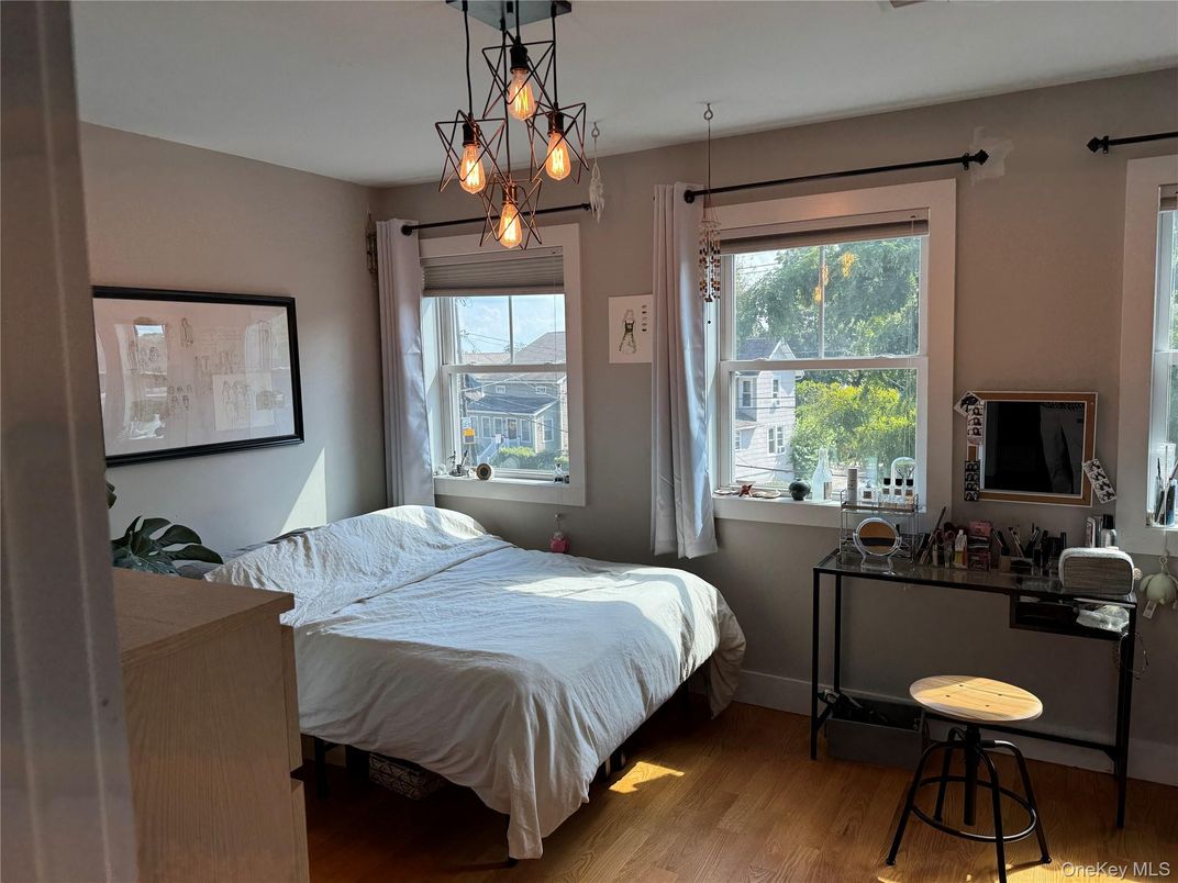 Bedroom, Interior, Pendant Lights, Wood Texture Flooring