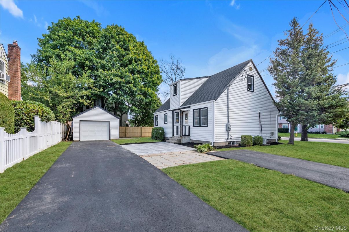 Backyard, Detached Garage, Exterior