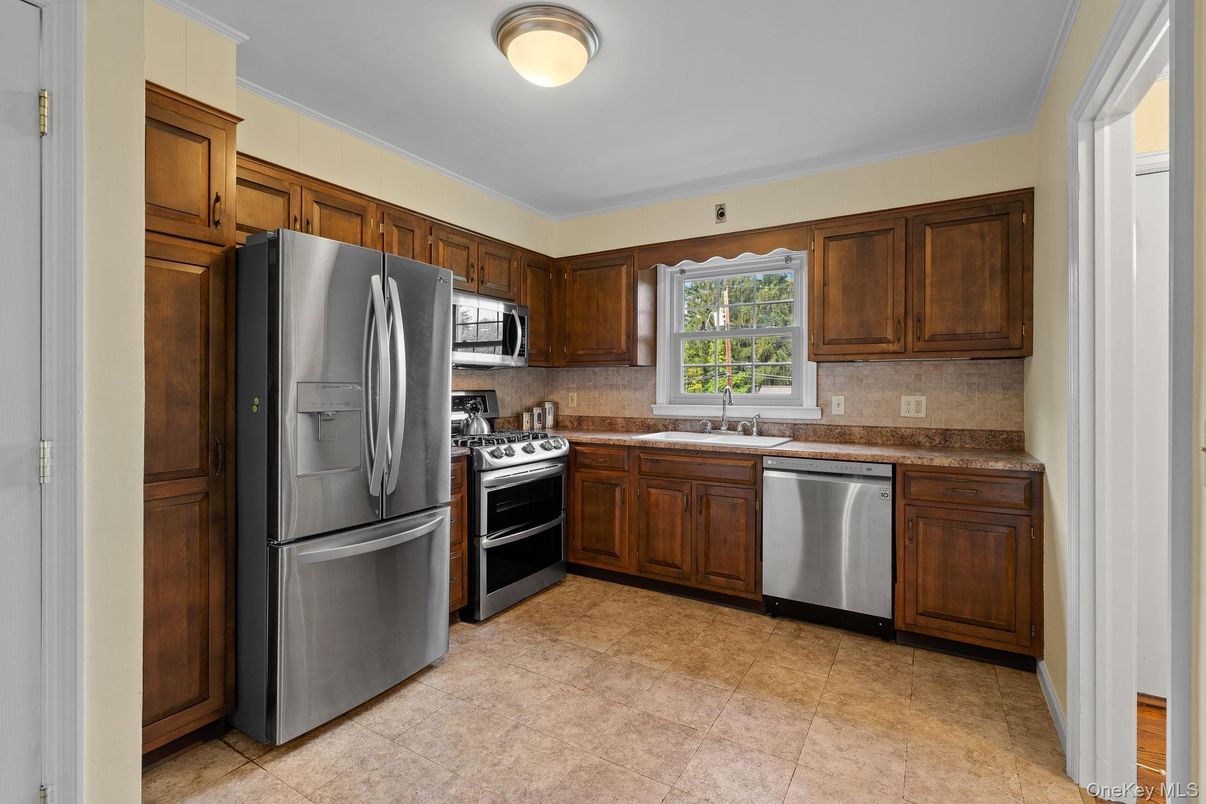 Interior, Kitchen, Stainless Steel Appliances
