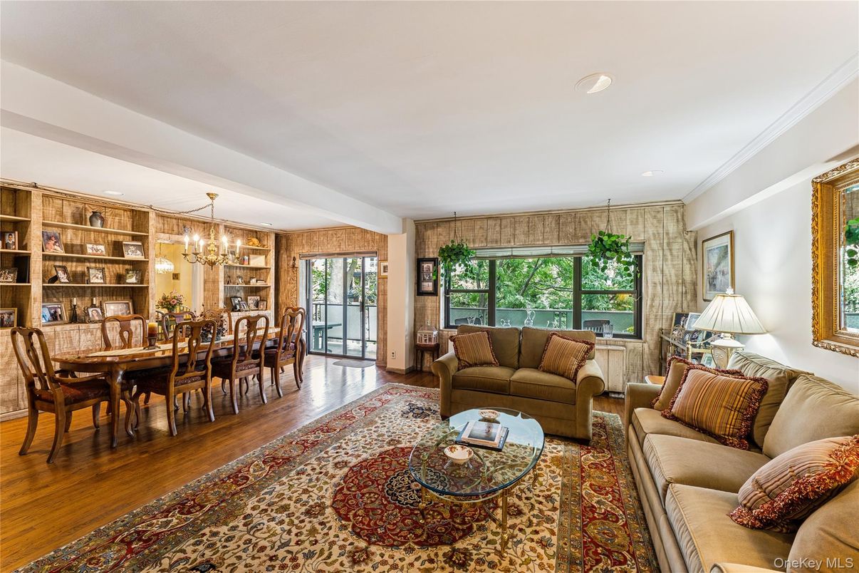 Chandelier, Dining room, Interior, Living room, Recessed Lighting, Wood Texture Flooring