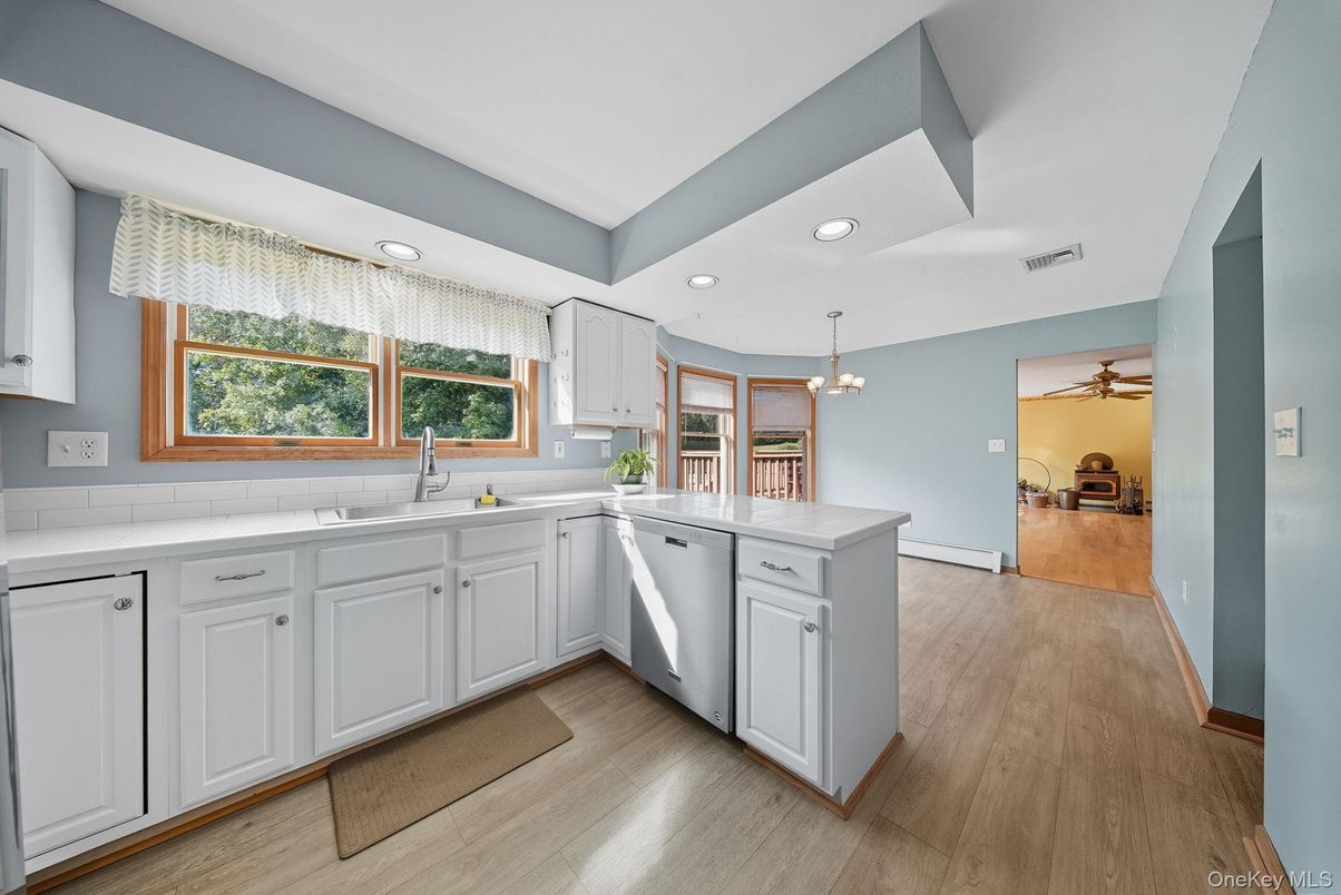 Chandelier, Interior, Kitchen, Recessed Lighting, Wood Texture Flooring