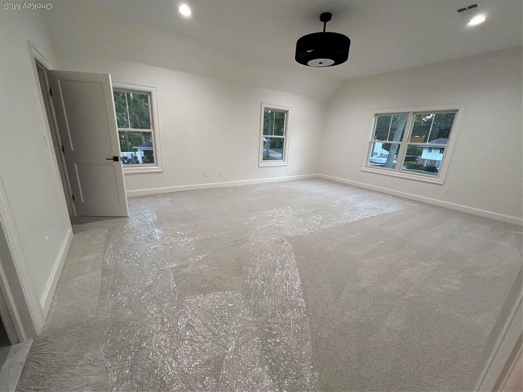 Empty room, Interior, Recessed Lighting