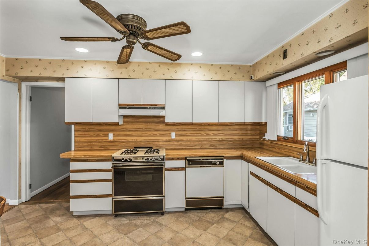Interior, Kitchen, Recessed Lighting