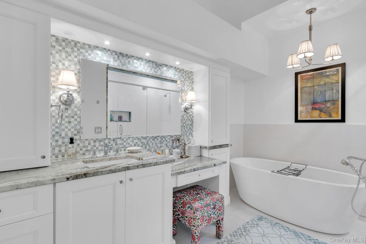 Bathroom, Dual Sink Vanities, Free Standing Baths, Interior, Pendant Lights, Recessed Lighting