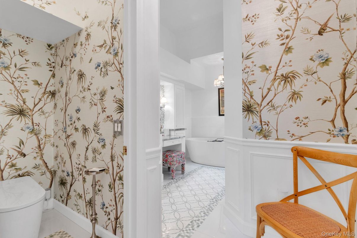 Bathroom, Free Standing Baths, Interior, Pendant Lights