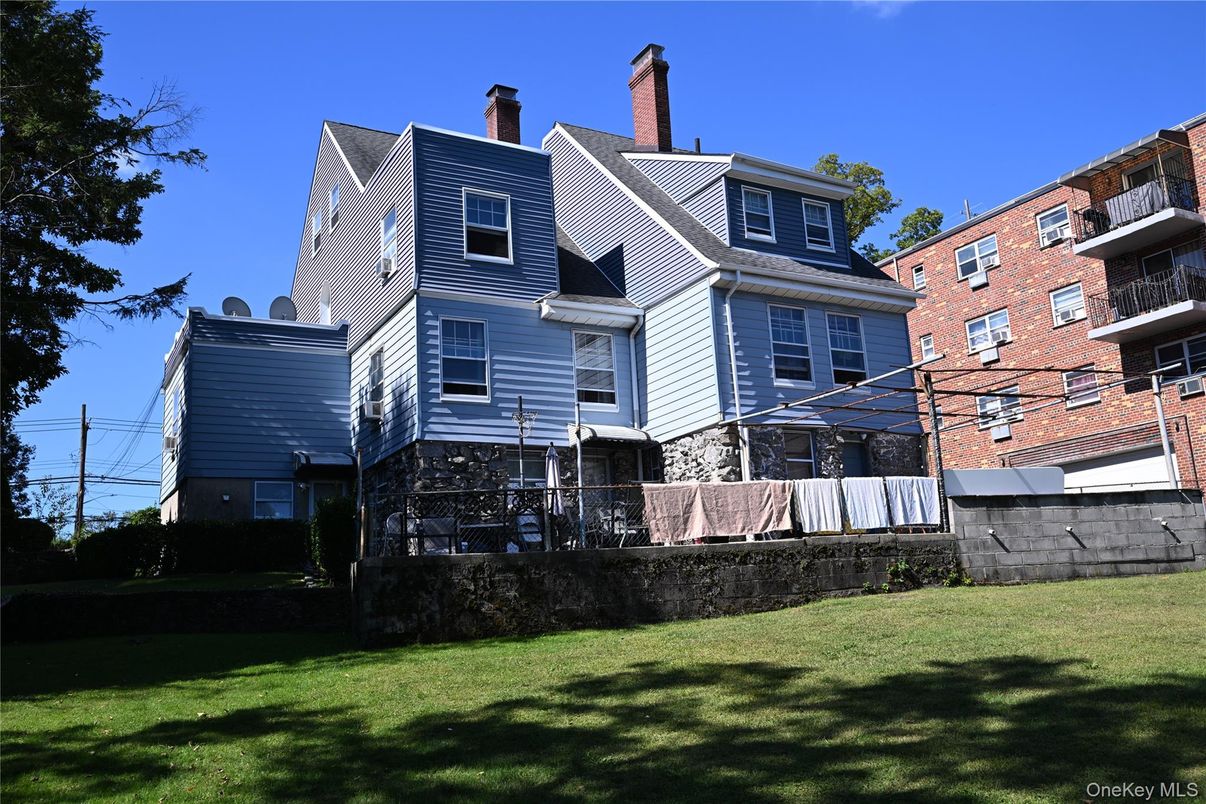 Backyard, Exterior, Facade, Queen Anne Victorian