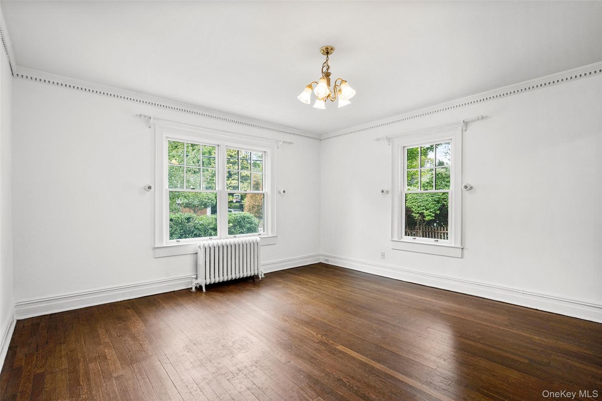 Chandelier, Empty room, Interior, Wood Texture Flooring