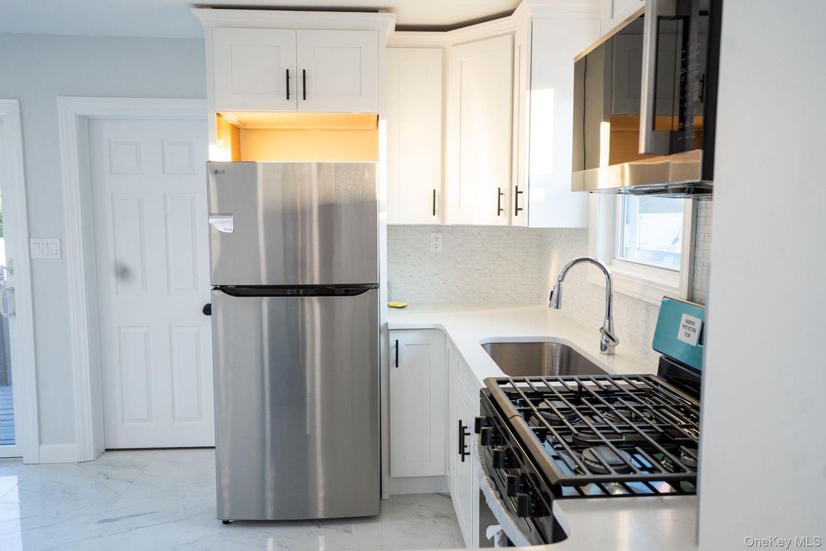 Interior, Kitchen, Marble, Stainless Steel Appliances