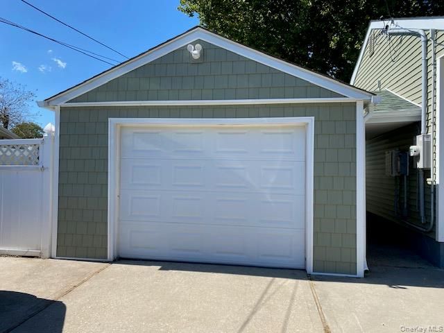 Detached Garage, Exterior