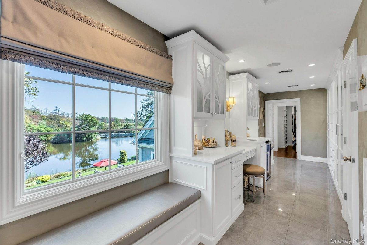 Bathroom, Interior, Recessed Lighting, Water