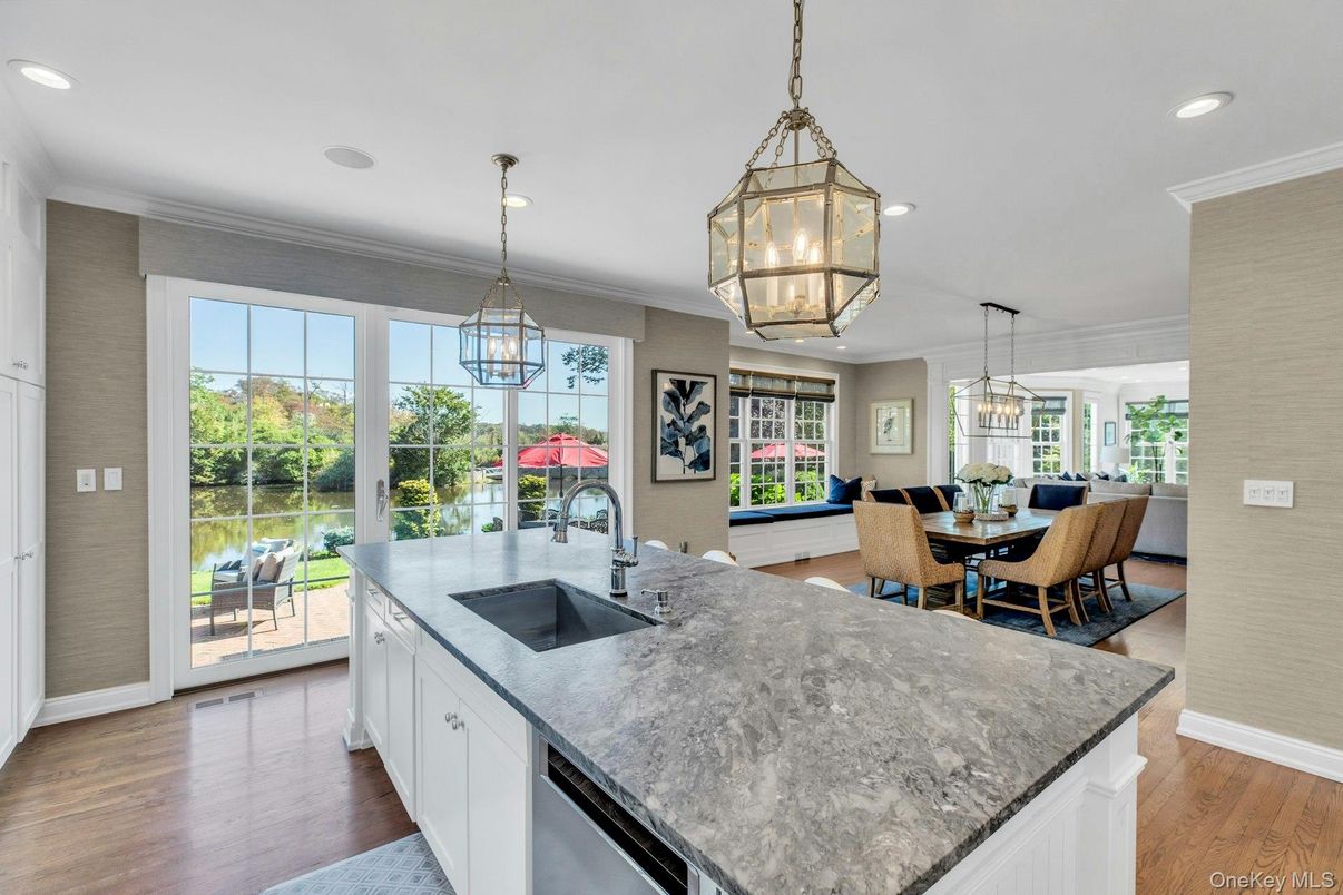 Chandelier, Dining room, Interior, Kitchen, Pendant Lights, Recessed Lighting, Wood Texture Flooring