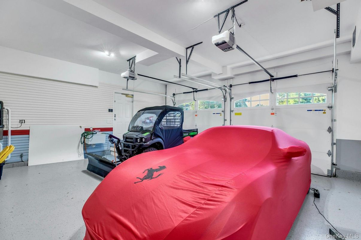 Garage, Interior