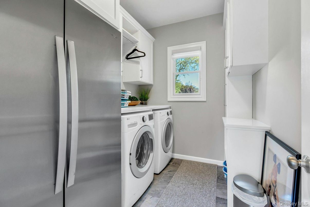Interior, Washer, Wood Texture Flooring