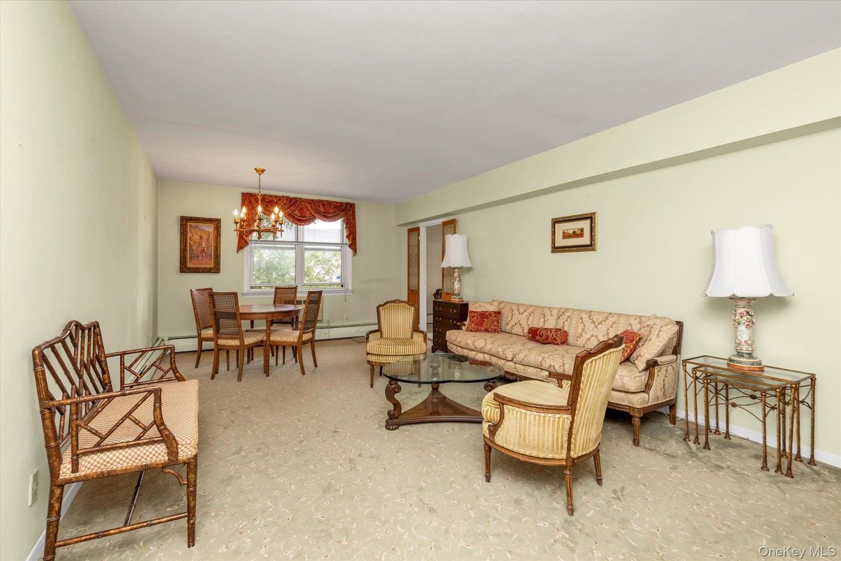 Chandelier, Dining room, Interior, Living room