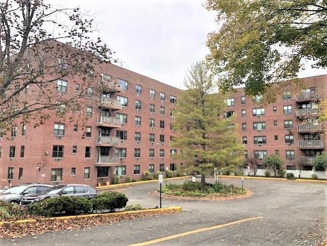 Exterior, Facade, Condo Building