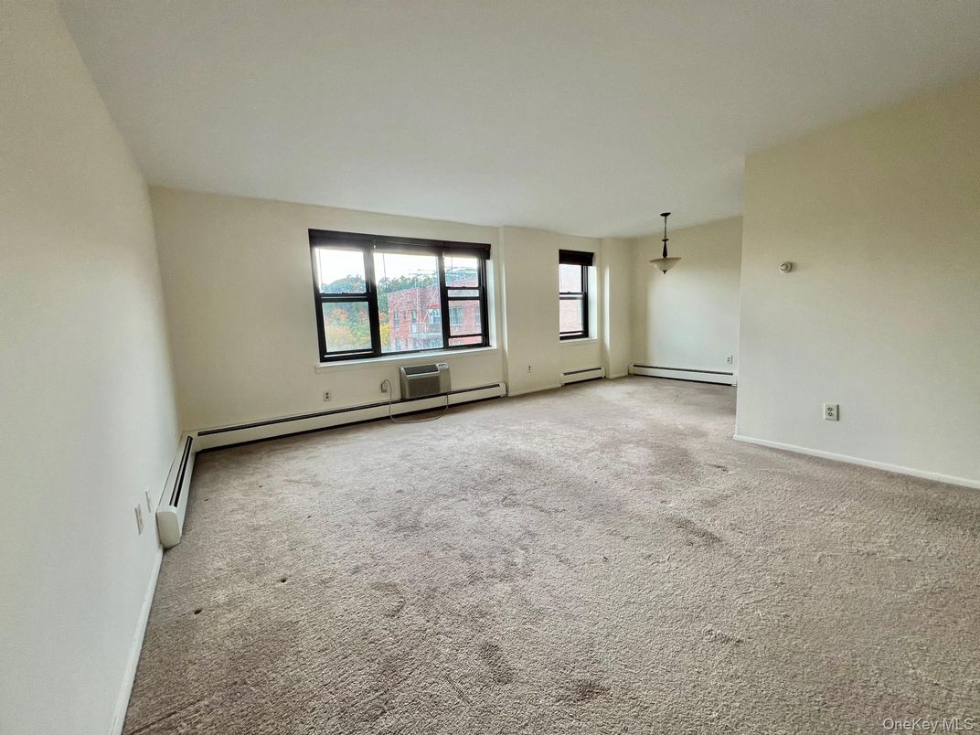 Empty room, Interior, Pendant Lights