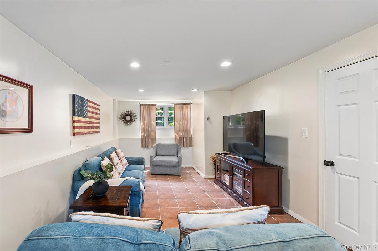 Interior, Living room, Recessed Lighting