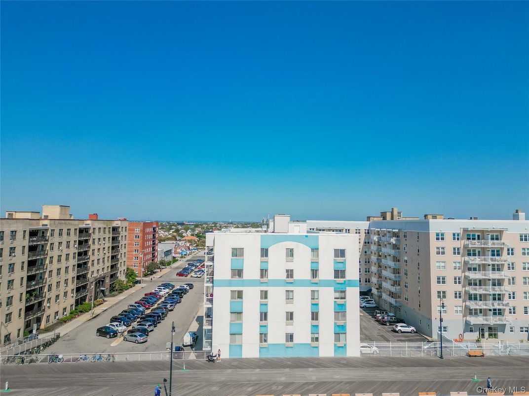 Exterior, Facade, Highrise